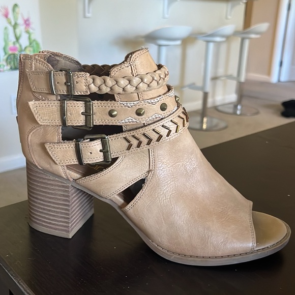 Sugar Tan Open Toed Booties - Picture 2 of 4